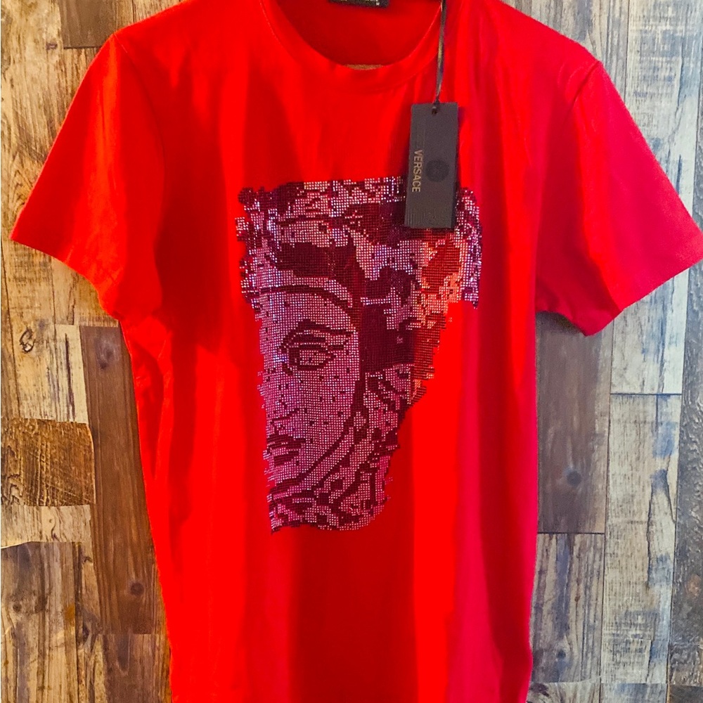 NWT VERSACE Medusa Crystal-Embellished T-Shirt, Red size medium (Ln6)